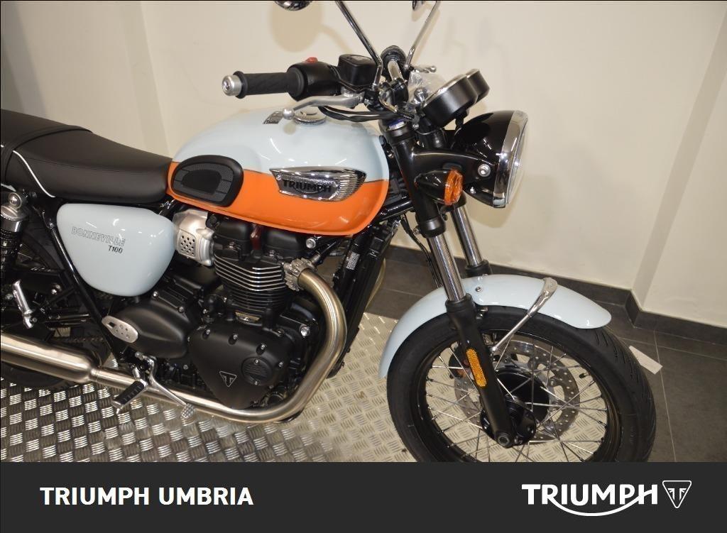 TRIUMPH Bonneville 900 T100 