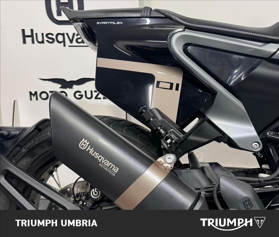 HUSQVARNA Svartpilen 701 4T Style