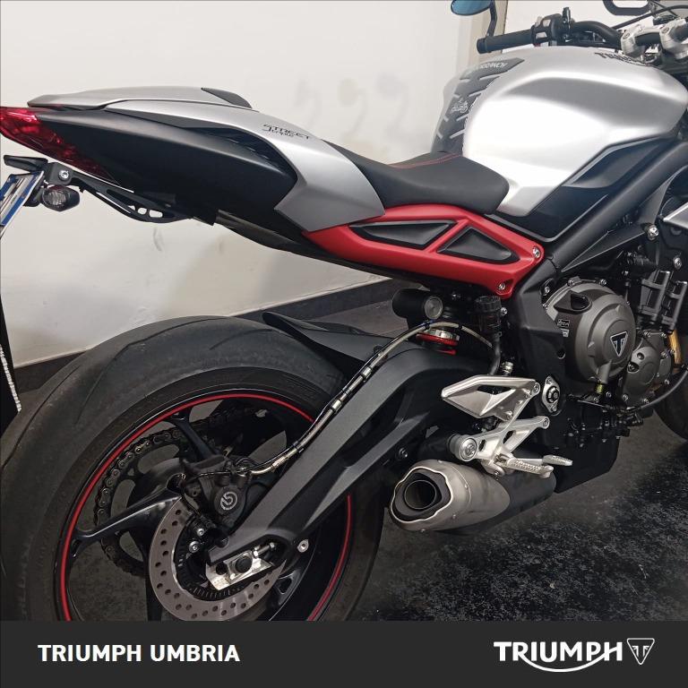 TRIUMPH Street Triple 765 R Low seat