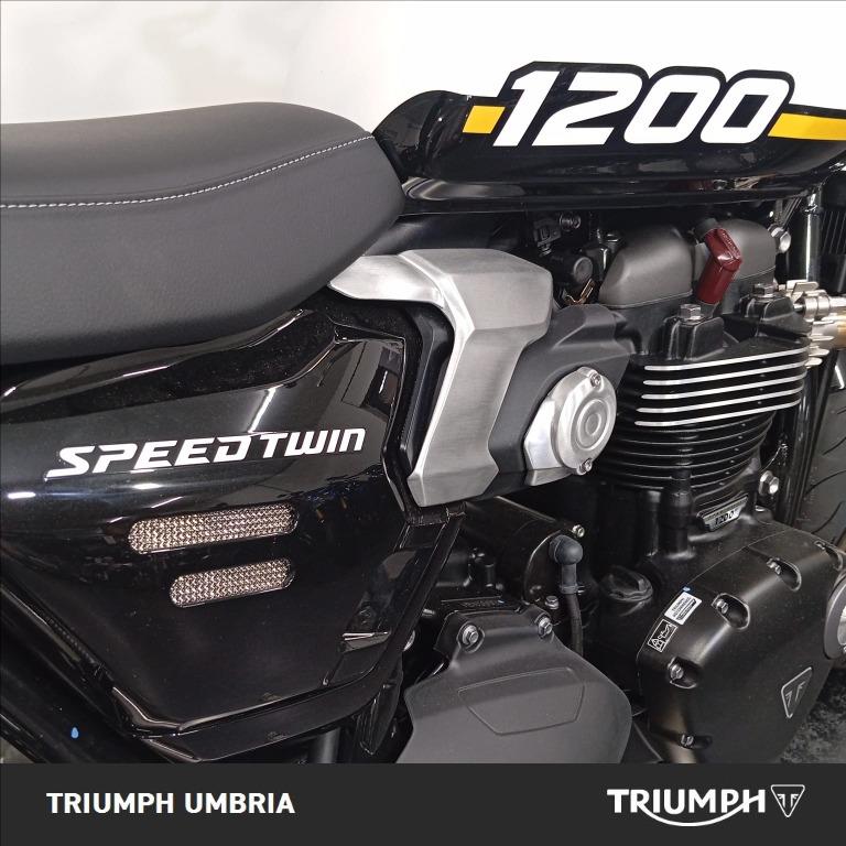 TRIUMPH Speed Twin 1200 Crystal White/Sapphire Black Abs