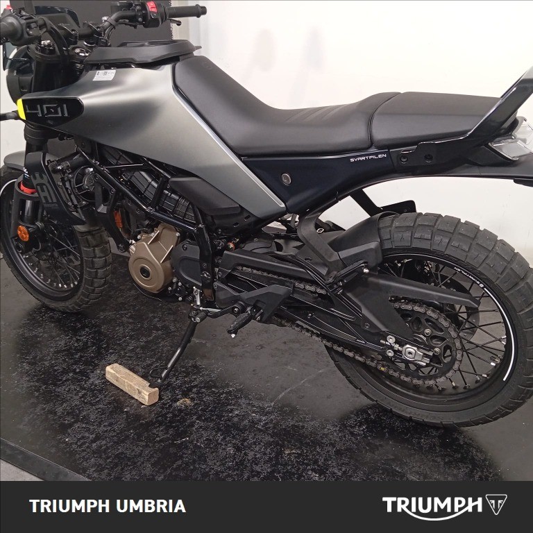 HUSQVARNA Svartpilen 401 4T