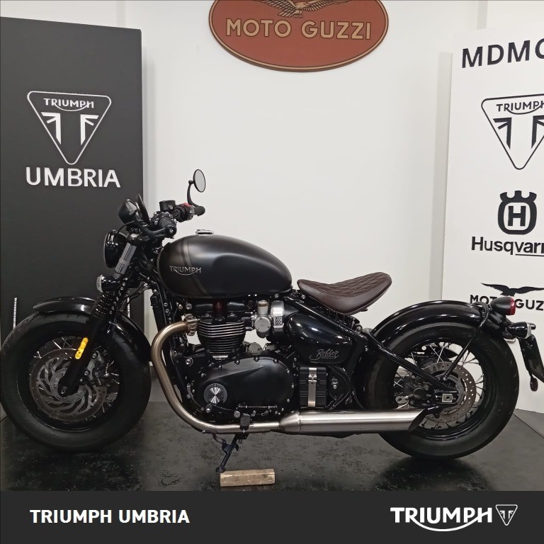 TRIUMPH Bonneville 1200 Bobber Jet Black/Ash Gray E5