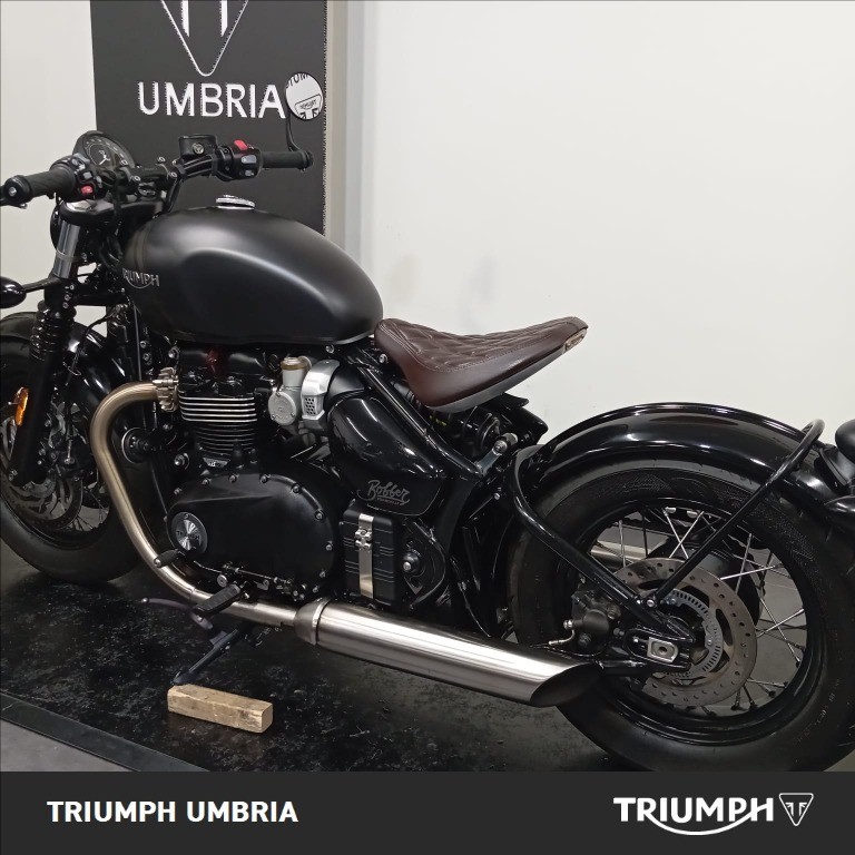 TRIUMPH Bonneville 1200 Bobber Jet Black/Ash Gray E5