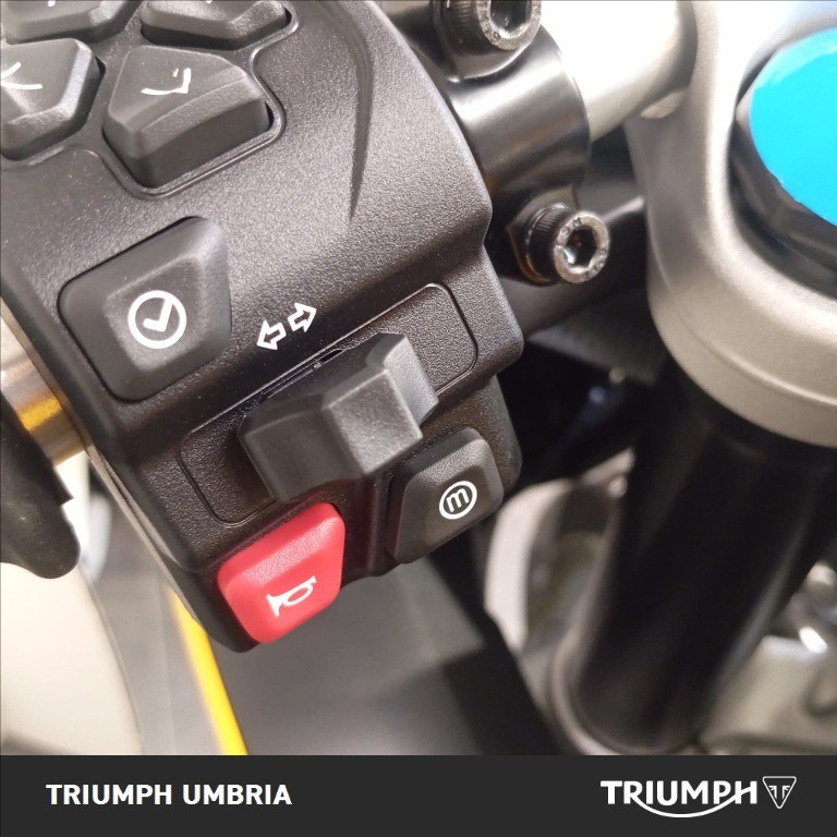 TRIUMPH Daytona 660 Abs