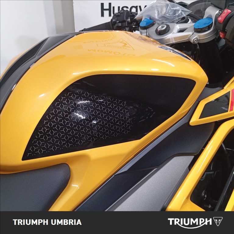 TRIUMPH Daytona 660 Abs