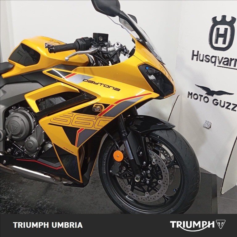 TRIUMPH Daytona 660 Abs