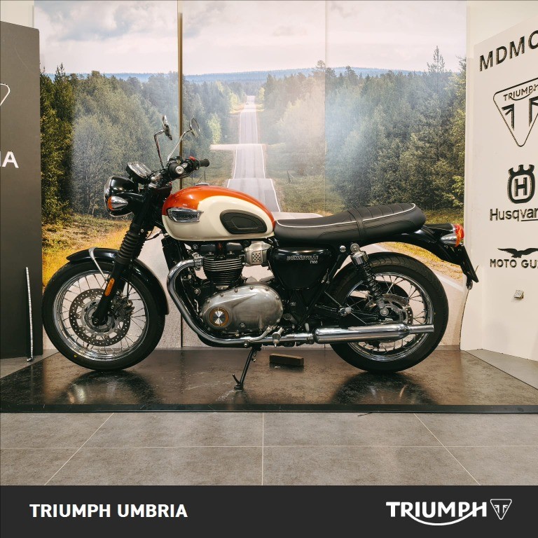 TRIUMPH Bonneville 900 T100 