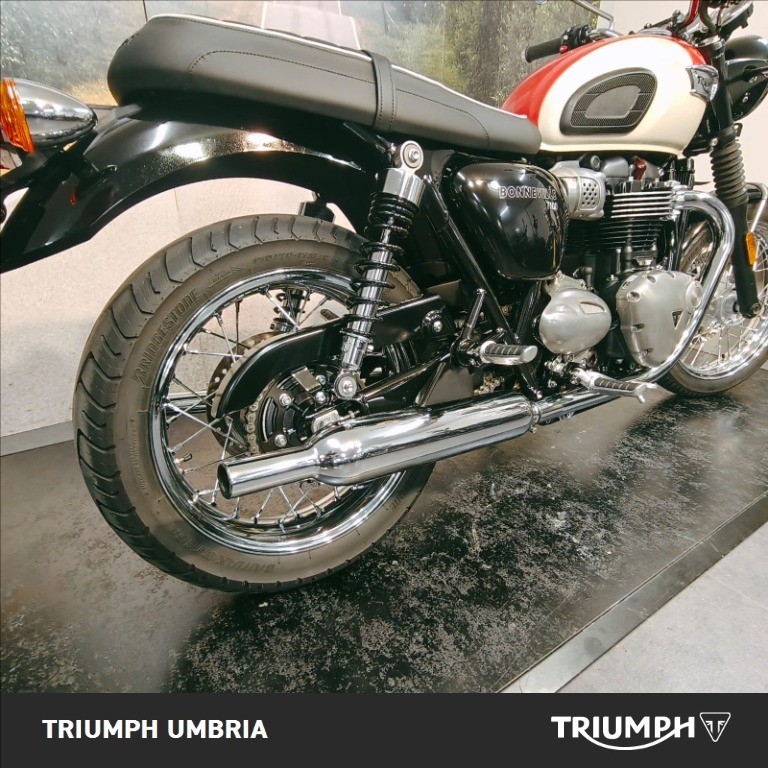 TRIUMPH Bonneville 900 T100 