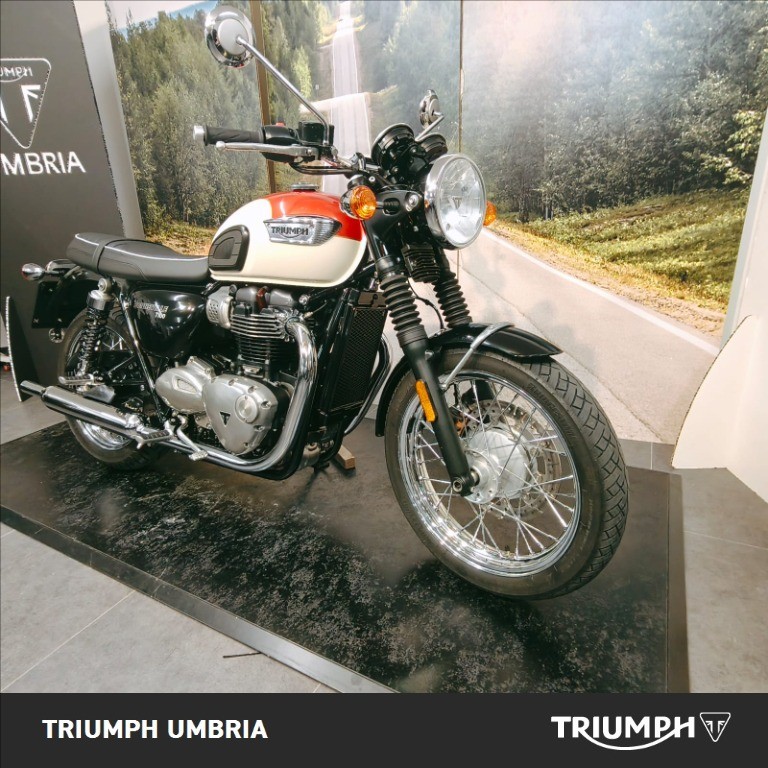 TRIUMPH Bonneville 900 T100 
